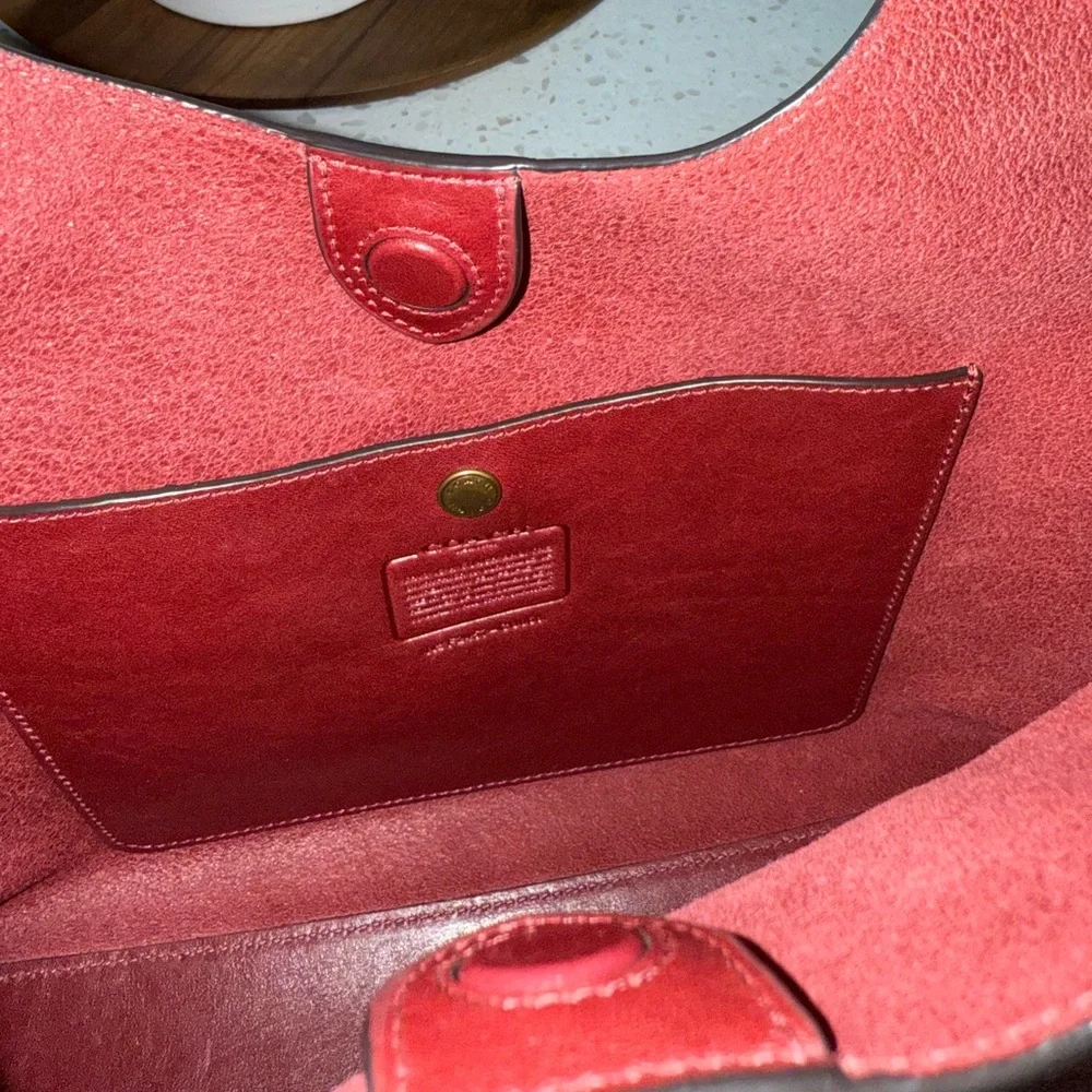 Burgundy Coach Brooklyn 28 - Picture 7 of 11